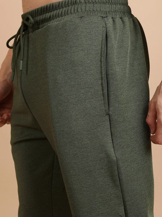 HIGHLANDER Mock Collar Sweatshirt & Trackpant