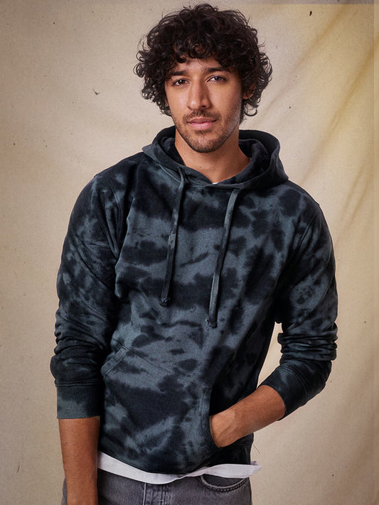 Tie Dye: Black Chase